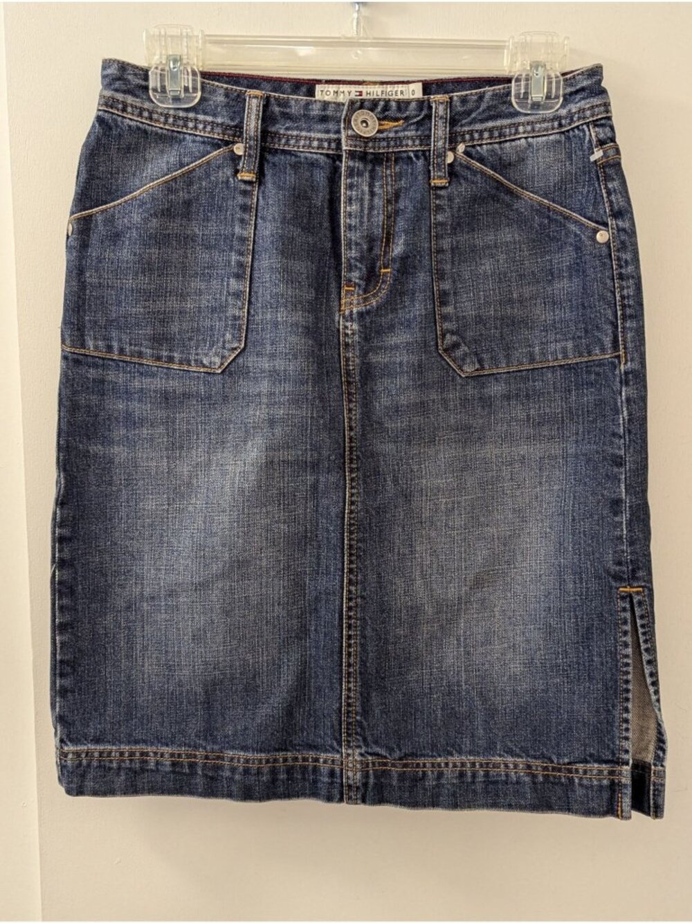 Tommy Hilfiger Womens Size 0 Medium Wash Denim Skirt With Side Slit & Front Pock